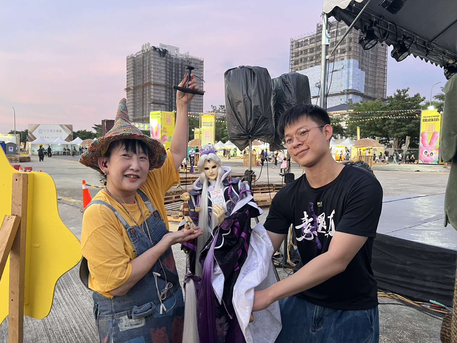 國內外偶戲演出者在雲林國際偶戲節互相交流