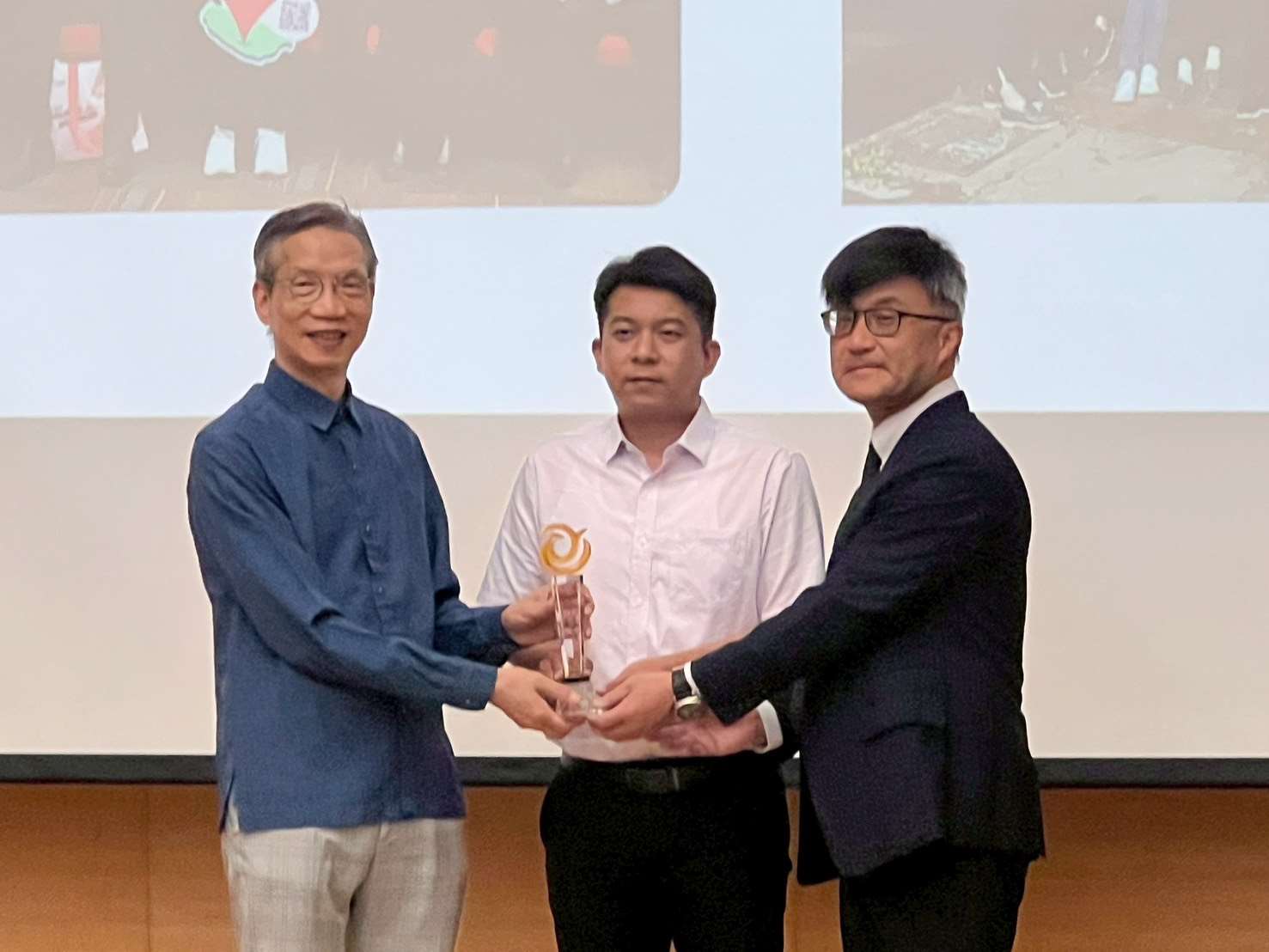 雲縣府榮獲2025雙軸轉型金恆獎「雙軸創新治理獎」，為非六都唯一獲獎縣市