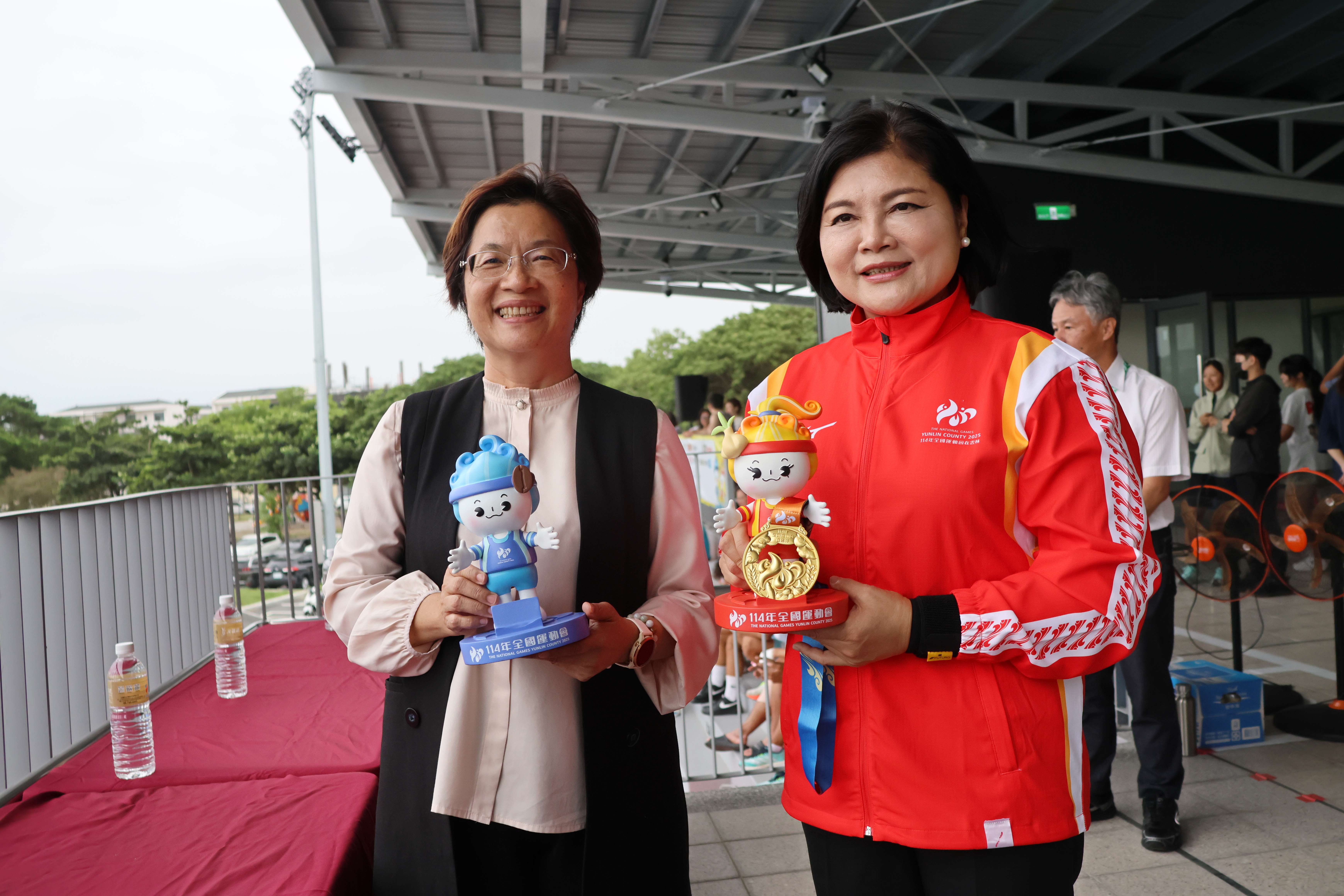 張麗善縣長.彰化縣長王惠美 一起為代表隊選手們加油!
