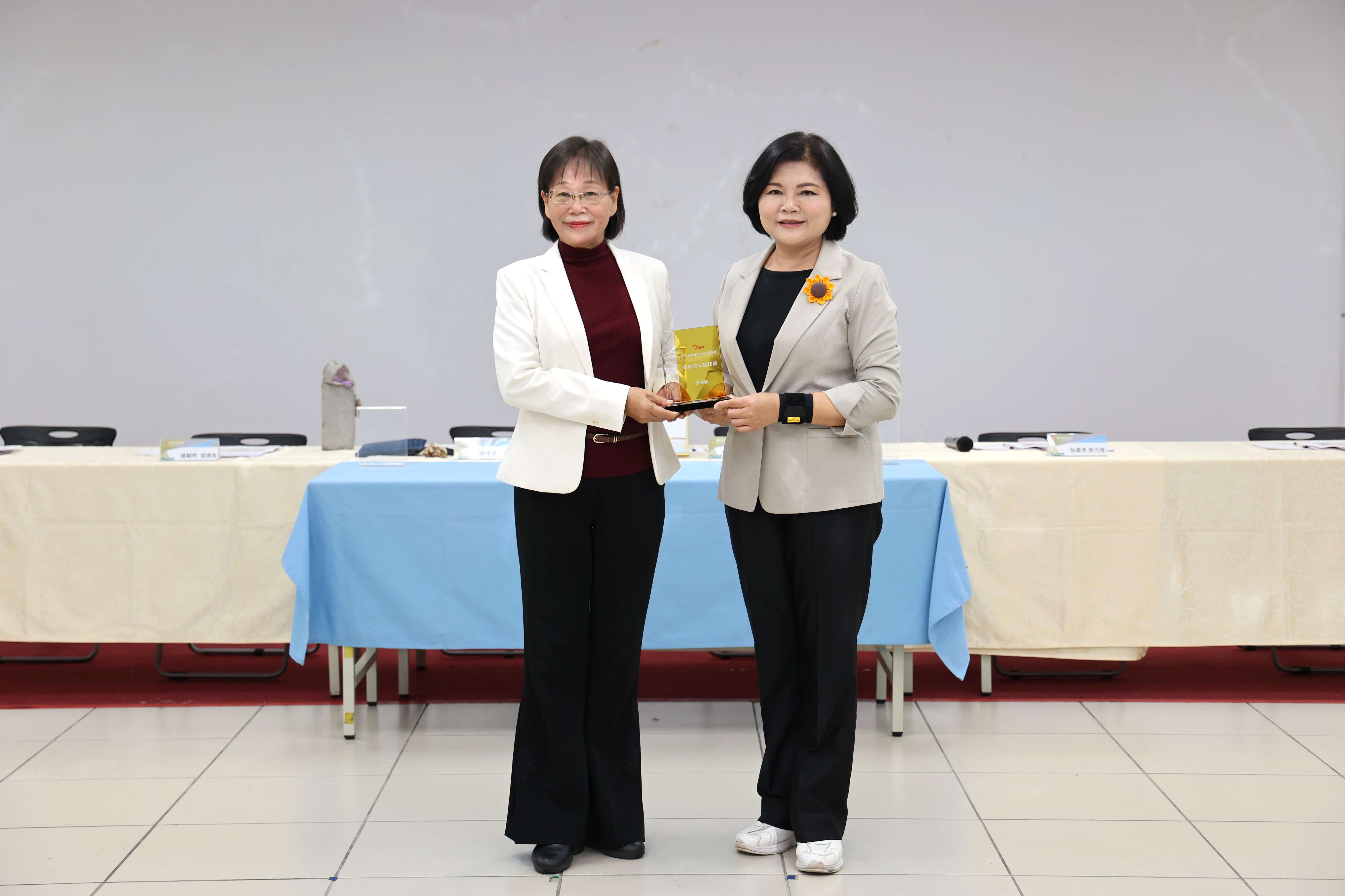 謝淑亞副縣長將今周刊2025「最佳首長信任獎」獻給張麗善縣長