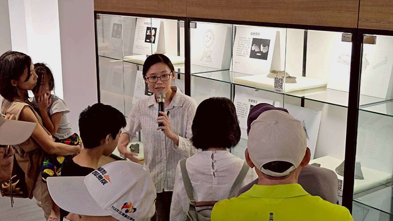展覽以「古坑．大坪頂遺址」出土的陶片、石器及生活器具為核心