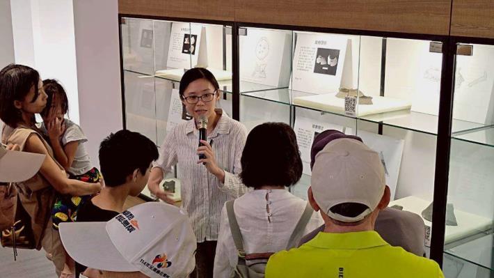 展覽以「古坑.大坪頂遺址」出土的陶片、石器及生活器具為核心