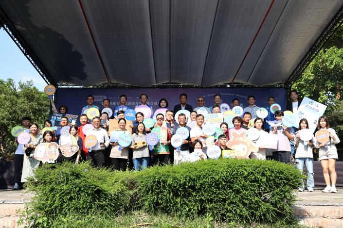 「114年度中臺灣地方產業創新研發SBIR聯合成果展」，今（15）日在古坑綠色隧道中央草皮盛大登場