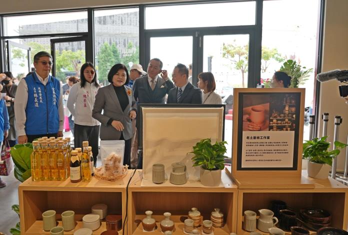 縣長張麗善期盼未來「雲林良品」也能進駐門市，擴大合作能量。