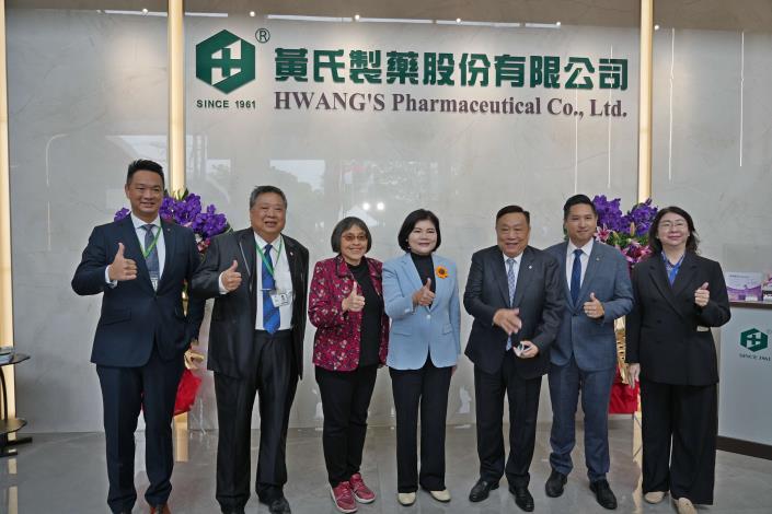 張麗善縣長感謝黃氏製藥深耕雲林,造福地方、造福國人。