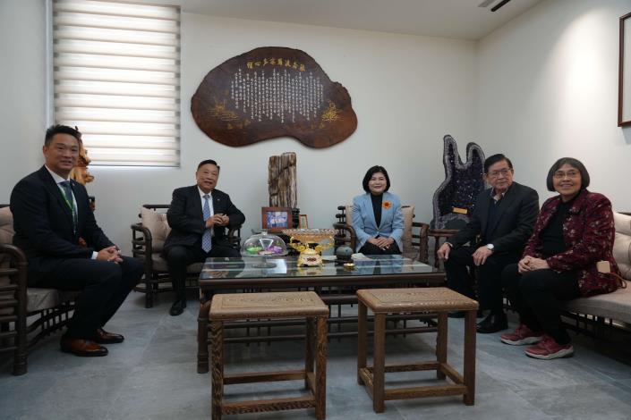 黃氏製藥期許新廠國內員工及醫藥產業人才的培育基地,激勵上下游供應鏈夥伴的成長。