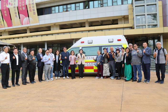 捐贈的救護車配備齊全價值近400萬，將分予麥寮北五分隊救護使用