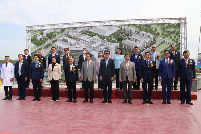 今日動土典禮由賴清德總統親臨主典,冠蓋雲集,共同祝禱祈福與動土,期盼工程順利、興建圓滿。