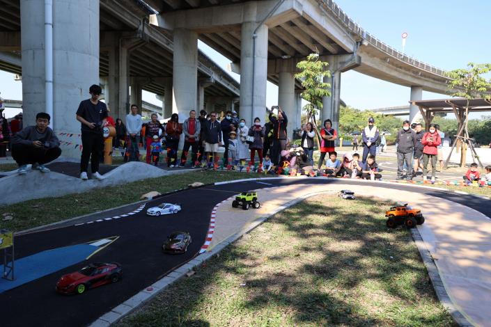今年活動與剛啟用大埤輪動場結合，推出RC飄移賽，讓原本供親子遊憩的空間變身為全民皆可同樂的動感場域