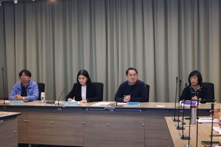 今日跨年晚會緊急應變及交通接駁說明會議，由秘書長曾元煌主持。