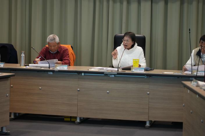 副縣長謝淑亞建議中央,可研議擴大「高鐵沿線特區推動農田轉旱作物專案措施」範圍並提高補助金額。