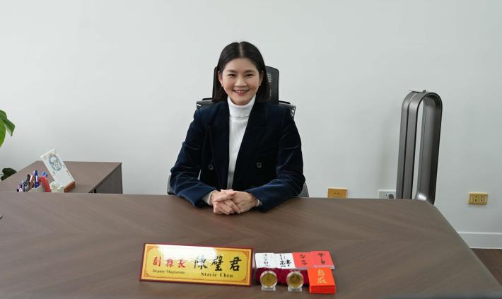 副縣長陳璧君今天正式履新。