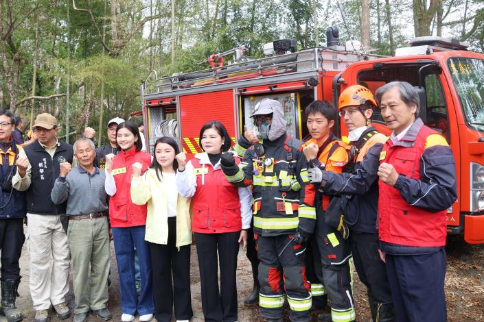 張縣長慰勞 打火兄弟