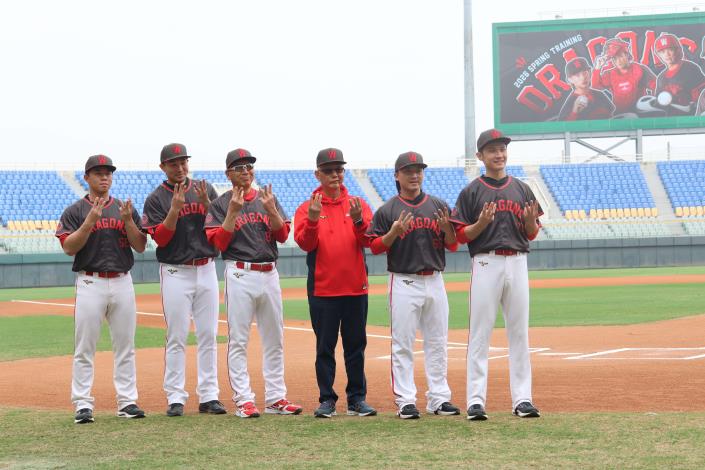 味全龍迎來新夥伴:古久保健二教練以及曾仁和、姚冠瑋、賴知頎、陳暐皓等新進球員