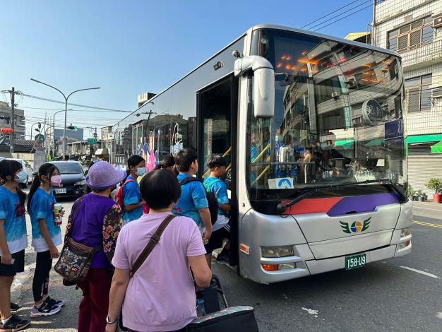 LINE_ALBUM_112.10.13 市區客運202路線搭車體驗活動（元長國小）_231013_49