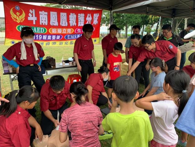 雲林縣消防局第一大隊斗南分隊辦理「作伙來學CPR」宣導活動-CPR宣導