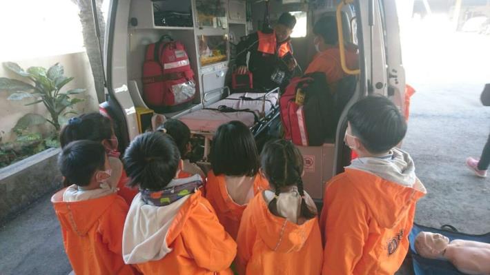 雲林縣消防局第三大隊四湖分隊辦理119開放消防隊的一天-參訪過程