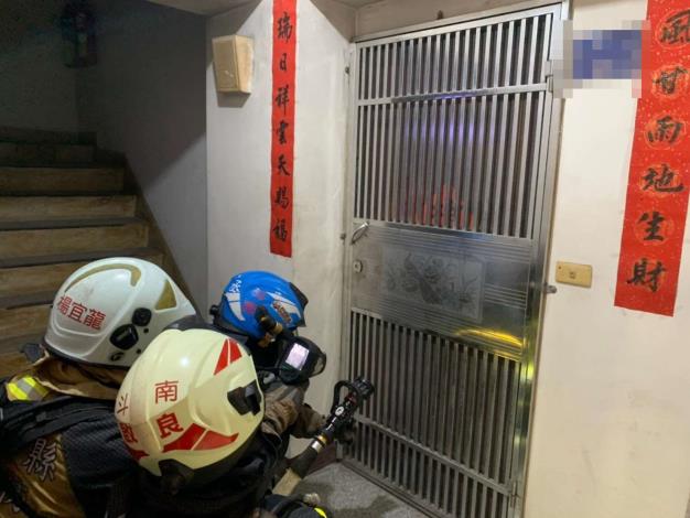 雲林縣消防局第一大隊斗南分隊辦理高樓層建築災害搶救演練-搶救過程