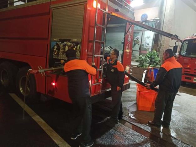 雲林縣消防局第一大隊斗南分隊辦理新進消防人員救災救護車輛器材裝備訓練操作