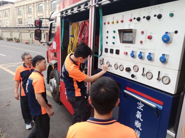 雲林縣消防局第一大隊斗南分隊辦理雲梯車、救助器材車特種車輛操作訓練