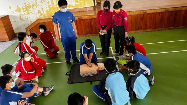 雲林縣消防局第一大隊斗南分隊辦理校園救護宣導-宣導過程
