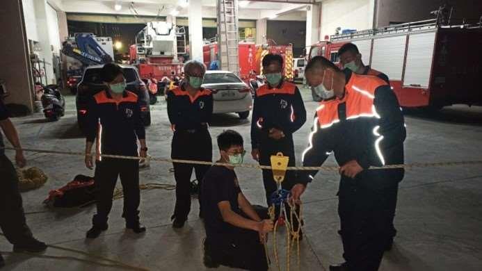 雲林縣消防局第一大隊斗南分隊辦理T型救援繩索架設訓練-訓練過程