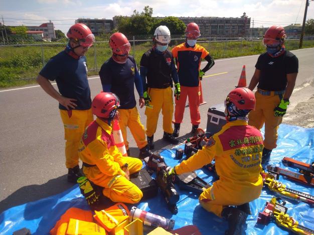雲林縣消防局第二大隊虎尾分隊車禍救助挑戰賽訓練-過程