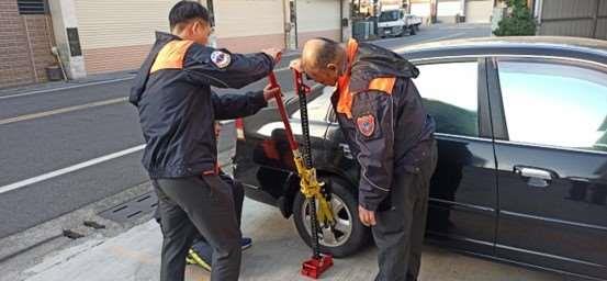 雲林縣消防局第一大隊斗南分隊辦理HI-LIFT頂撐器及電動破壞器材訓練