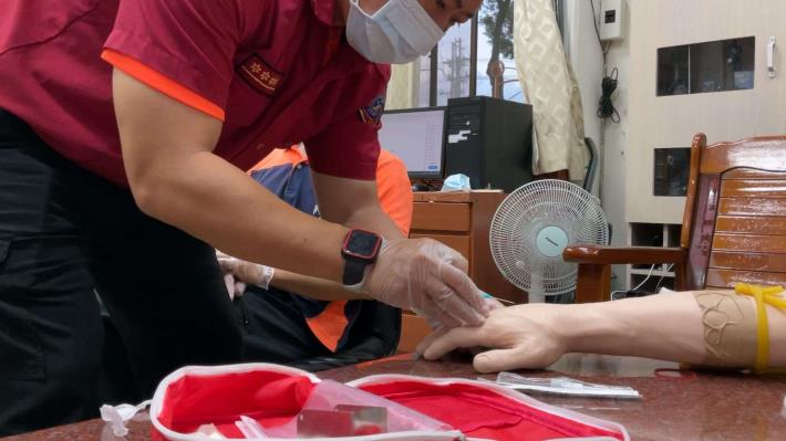 雲林縣消防局第二大隊虎尾分隊執行德興路低血糖急病救護