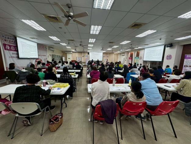 LINE_ALBUM_1140402第一次社綜類運用單位聯繫會報_250407_4