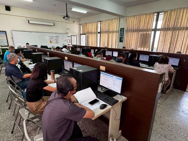 LINE_ALBUM_1140818資訊訓練第3、4場_250818_5