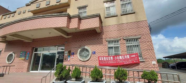 LINE_ALBUM_虛報遷徙紅布條_260722_1