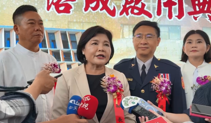 縣長與議長、副縣長及局長接受採訪